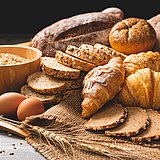 Auswahl an Brot und Brötchen
